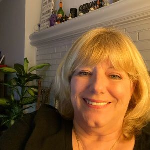 Meet your Posher, Denise m